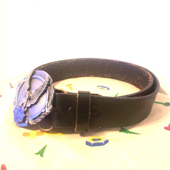 Harley Davidson Buckle And Belt Embossed Black Leather Size 44 USA - Picture 2 of 16